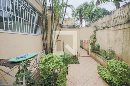 Casa à venda com 596m², 4 quartos e 10 vagas Casa à venda com 596m², 4 quartos e 10 vagasQuintal e Jardim