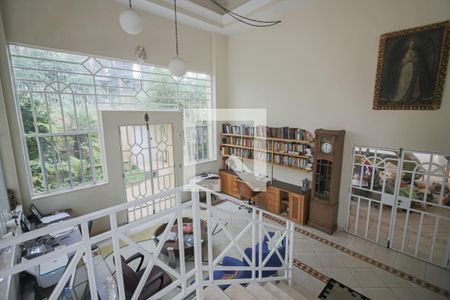 Casa à venda com 596m², 4 quartos e 10 vagas Casa à venda com 596m², 4 quartos e 10 vagasSala