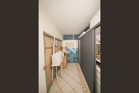 Casa à venda com 596m², 4 quartos e 10 vagas Casa à venda com 596m², 4 quartos e 10 vagasDeposito Garagem