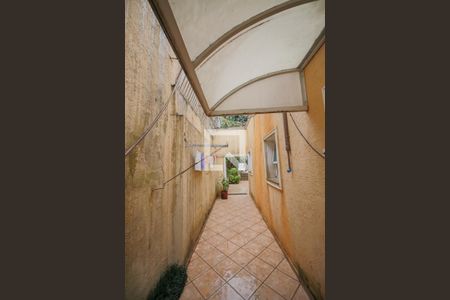 Casa à venda com 596m², 4 quartos e 10 vagas Casa à venda com 596m², 4 quartos e 10 vagasCorredor Externo