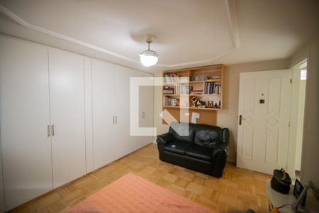 Casa à venda com 596m², 4 quartos e 10 vagas Casa à venda com 596m², 4 quartos e 10 vagasQuarto 3