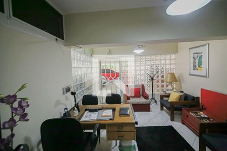Casa à venda com 596m², 4 quartos e 10 vagas Casa à venda com 596m², 4 quartos e 10 vagasEscritorio