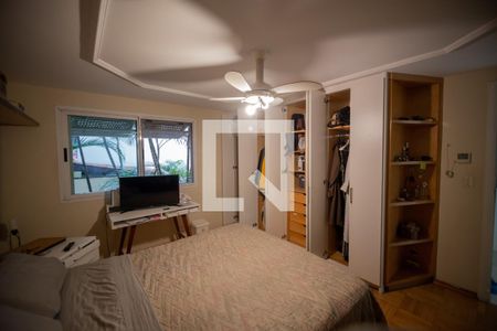 Casa à venda com 596m², 4 quartos e 10 vagas Casa à venda com 596m², 4 quartos e 10 vagasQuarto 2