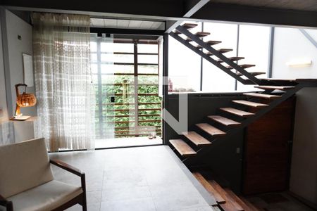 Sala de casa de condomínio para alugar com 1 quarto, 140m² em Vila Mariana, São Paulo