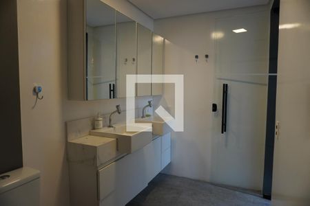 Banheiro da Suíte 1 de casa de condomínio para alugar com 1 quarto, 100m² em Vila Mariana, São Paulo