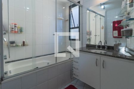 banheiro de apartamento para alugar com 2 quartos, 70m² em Cerqueira César, São Paulo