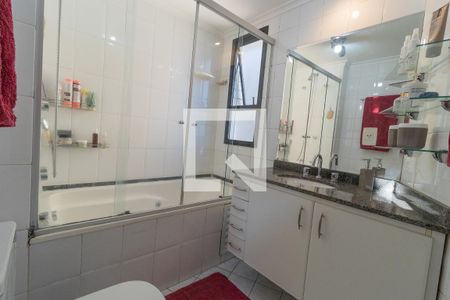 banheiro de apartamento para alugar com 2 quartos, 70m² em Cerqueira César, São Paulo