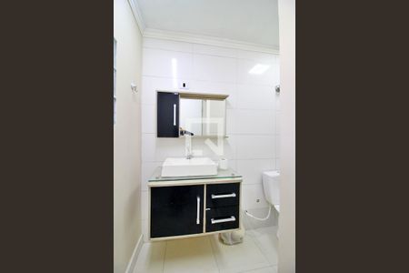 Banheiro de casa para alugar com 1 quarto, 60m² em Parque das Nações, Santo André