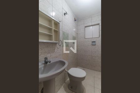 Banheiro de casa para alugar com 1 quarto, 60m² em Vila Cleto, Poá