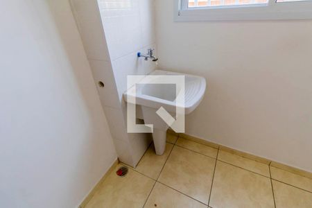 Sala Cozinha e Área de Serviço  Integrada  de apartamento à venda com 2 quartos, 40m² em Vila Nhocuné, São Paulo