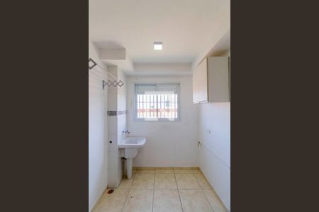 Sala Cozinha e Área de Serviço  Integrada  de apartamento à venda com 2 quartos, 40m² em Vila Nhocuné, São Paulo