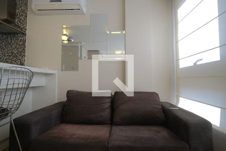 Sala de kitnet/studio para alugar com 1 quarto, 28m² em Juvevê, Curitiba