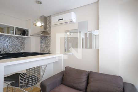 Sala de kitnet/studio para alugar com 1 quarto, 28m² em Juvevê, Curitiba