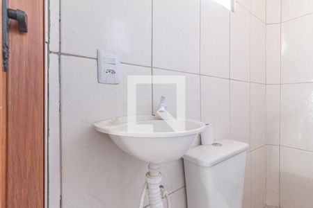 Banheiro de casa para alugar com 1 quarto, 60m² em Cipava, Osasco