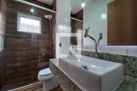 Casa à venda com 180m², 3 quartos e 3 vagas Casa à venda com 180m², 3 quartos e 3 vagasBanheiro