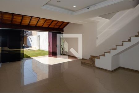 Sala de casa de condomínio à venda com 4 quartos, 250m² em Camorim, Rio de Janeiro