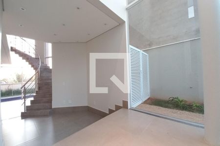 Casa de condomínio à venda com 390m², 3 quartos e 4 vagasHall de entrada