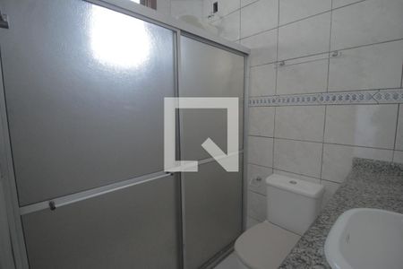 Banheiro de apartamento à venda com 1 quarto, 31m² em São João, Porto Alegre