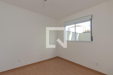 Quarto 1 de apartamento para alugar com 2 quartos, 41m² em Rubem Berta, Porto Alegre