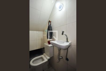 Lavabo de casa para alugar com 5 quartos, 140m² em Jardim Sao Januario, São Paulo