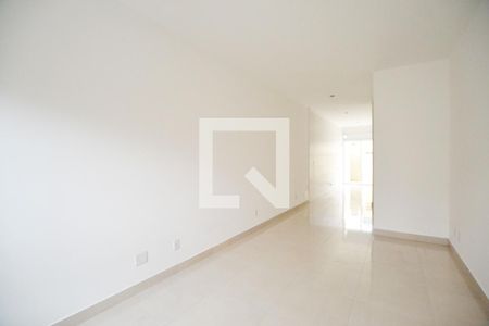 Sala de casa à venda com 3 quartos, 79m² em Guarujá, Porto Alegre