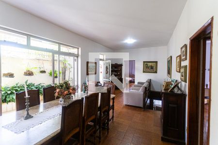 Sala 1 de casa à venda com 7 quartos, 400m² em Santo Antônio, Belo Horizonte