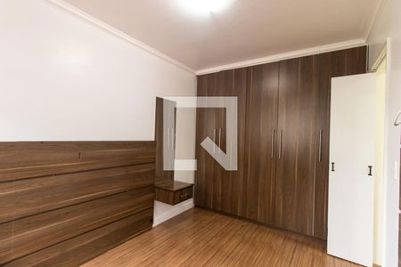 Quarto 2 de apartamento para alugar com 2 quartos, 42m² em Cidade Industrial, Curitiba