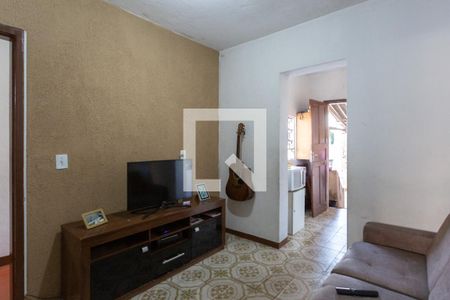 Sala de casa à venda com 5 quartos, 220m² em Pompéia, Belo Horizonte