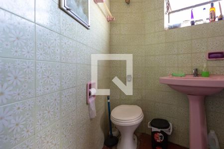 Banheiro 1 de casa à venda com 5 quartos, 220m² em Pompéia, Belo Horizonte