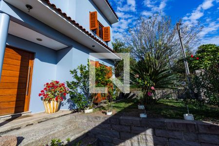 Casa à venda com 229m², 3 quartos e 3 vagas Casa à venda com 229m², 3 quartos e 3 vagasFachada da casa