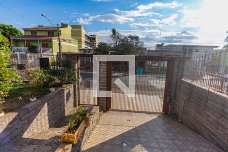 Casa à venda com 229m², 3 quartos e 3 vagas Casa à venda com 229m², 3 quartos e 3 vagasFachada da casa