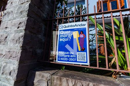 Casa à venda com 229m², 3 quartos e 3 vagas Casa à venda com 229m², 3 quartos e 3 vagasPlaquinha