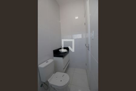 Banheiro da Suíte 1 de casa de condomínio para alugar com 2 quartos, 92m² em Jardim Simus, Sorocaba