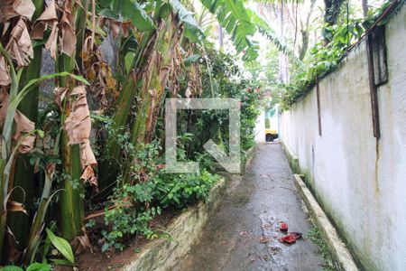 Entrada de casa para alugar com 1 quarto, 16m² em Jardim Umuarama, São Paulo