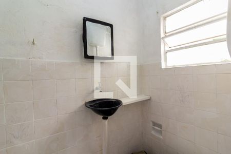 Banheiro de casa para alugar com 1 quarto, 18m² em Jardim Umuarama, São Paulo