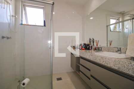 Banheiro de apartamento à venda com 4 quartos, 250m² em Jardim da Cidade, Betim