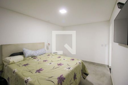 Quarto Suíte de casa para alugar com 3 quartos, 400m² em Jardim Ivone, São Paulo