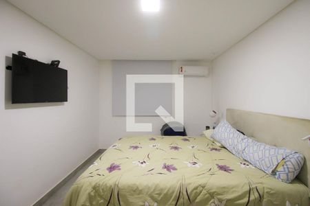Quarto Suíte de casa para alugar com 3 quartos, 400m² em Jardim Ivone, São Paulo