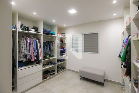 Closet de casa para alugar com 3 quartos, 400m² em Jardim Ivone, São Paulo