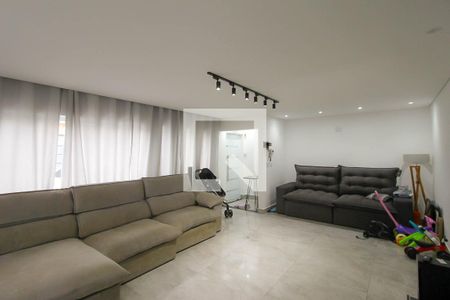Sala de casa para alugar com 3 quartos, 400m² em Jardim Ivone, São Paulo