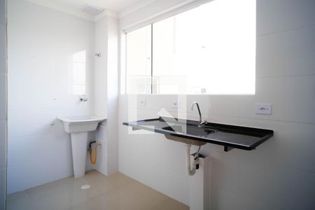 Cozinha de apartamento à venda com 2 quartos, 47m² em Vila Guilhermina, São Paulo