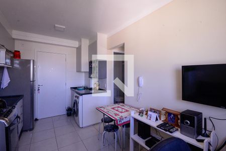 Sala/Cozinha de apartamento para alugar com 2 quartos, 32m² em Parque Fongaro, São Paulo