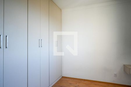 Quarto 2 de apartamento para alugar com 2 quartos, 32m² em Parque Fongaro, São Paulo