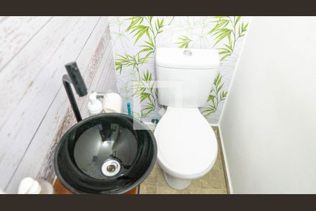 Lavabo de casa para alugar com 4 quartos, 194m² em Penha de França, São Paulo