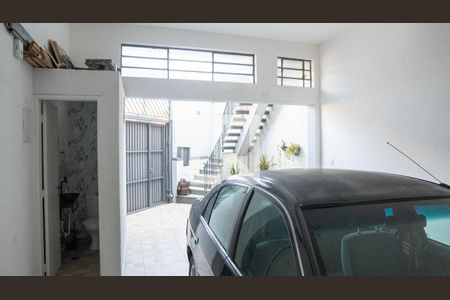 Garagem de casa para alugar com 4 quartos, 194m² em Penha de França, São Paulo