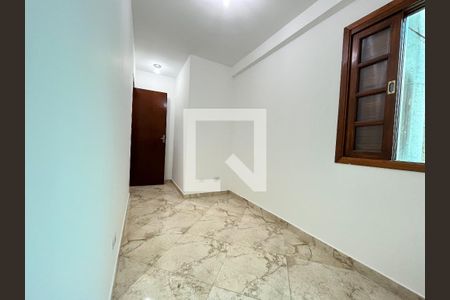 Quarto 2 de casa para alugar com 2 quartos, 62m² em Cidade Domitila, São Paulo