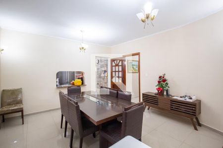 Casa para alugar com 270m², 3 quartos e 5 vagas Casa para alugar com 270m², 3 quartos e 5 vagasCopa