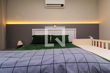 Casa à venda com 450m², 6 quartos e 8 vagas Casa à venda com 450m², 6 quartos e 8 vagasQuarto 2 - suíte com closet