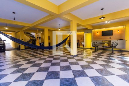 Casa à venda com 450m², 6 quartos e 8 vagas Casa à venda com 450m², 6 quartos e 8 vagasQuintal e Garagem