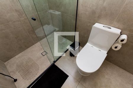 Casa à venda com 450m², 6 quartos e 8 vagas Casa à venda com 450m², 6 quartos e 8 vagasBanheiro 2